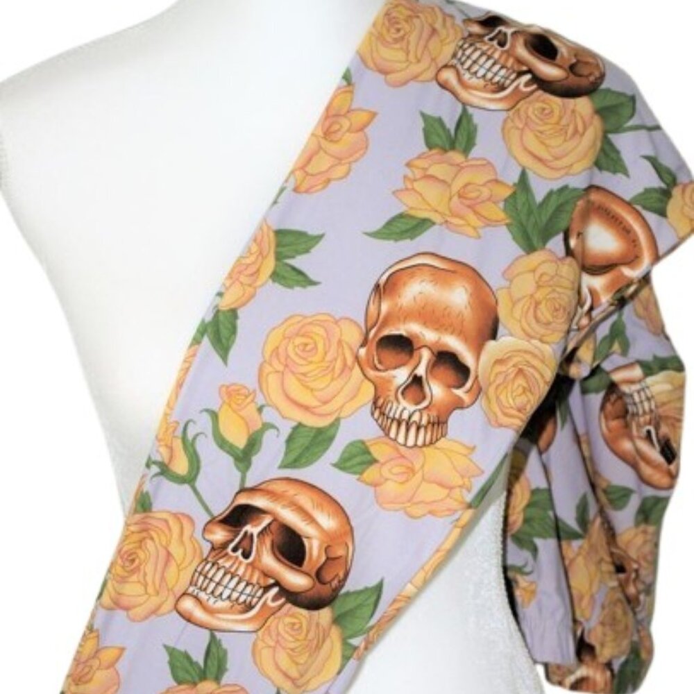 OS One Size Leggings Skulls Roses New With Tags Romantic Goth Chic‎